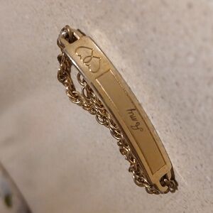 Speidel Sweetheart Engraved Heart Bracelet Goldtone "Amy"